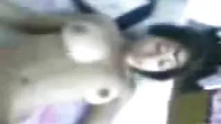 मुंह से देता है और एक खूबसूरत लड़की पोर्न में बकवास करता है