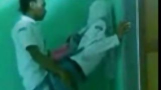 युवा Marinka पहले से ही अपने अश्लील दोस्त कमबख्त
