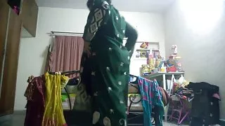 वह आदमी दो रूसी समलैंगिकों के पोर्न में शामिल हो गया