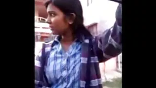रूसी लड़की बीमार हो गई और अपने डॉक्टर के पास आई