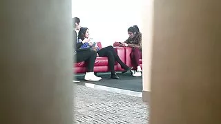 लड़की गहन पोर्न के लिए चिमनी के पास स्थित है
