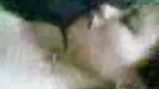रूसी लड़की पोर्न के सामने एक बाध्य व्यक्ति को धोखा देती है