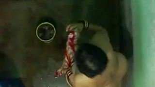 रूसी काले बालों वाली प्रेमिका के साथ घर का बना चोक