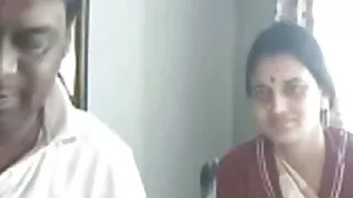 सिलिकॉन लेडी पिछवाड़े में अश्लील