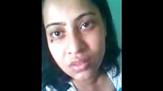 तीन रसदार समलैंगिकों सोफे पर बकवास