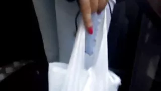 एक प्रेमी अश्लील छेद में दो गर्म सुनहरे बालों वाली fucks