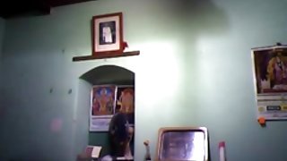 रूसी छात्रों ने प्रकृति पोर्न में एक कठिन तांडव का मंचन किया