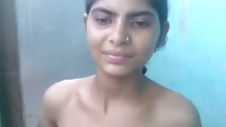 गूंगी महिला ने खुद को एक शांत कार पोर्न वाले लड़के को दिया