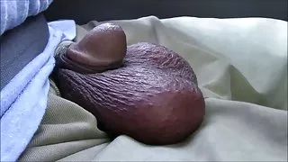 हॉट नर्स मरीज का लंड चूसती है और फिर उसके डिक पर पॉर्न चलाती है