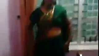 एक आदमी और तीन लड़कियों के साथ समूह रूसी सेक्स