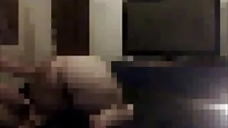 सोने के लिए गोरा दिया और उसे अश्लील में गड़बड़ कर दिया