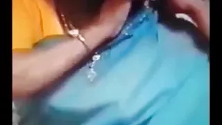 एक जोड़े ने कैम होम पर अपने होममेड पोर्न शूट किए