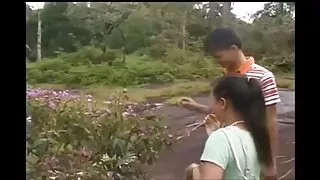 चाट और सुंदर कमबख्त बिल्ली युवा लड़कियों पोर्न