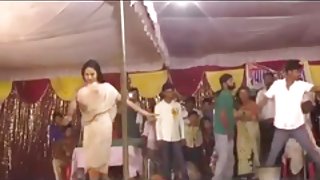 एक निर्माण स्थल पोर्न में भव्य रूसी सौंदर्य गड़बड़