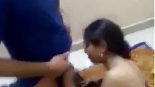 खूबसूरत सुनहरे बालों वाली पोर्न के साथ गुदा सेक्स