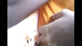 श्यामला ने कामुक मालिश पोर्न के लिए सेक्स का भुगतान किया